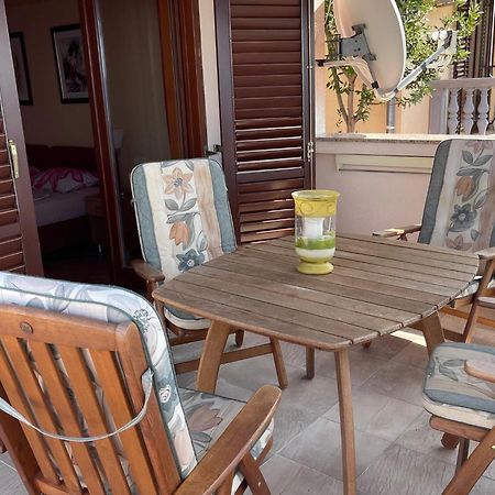 דראגה Apartment Mona 1, Fantastischer Meerblick מראה חיצוני תמונה