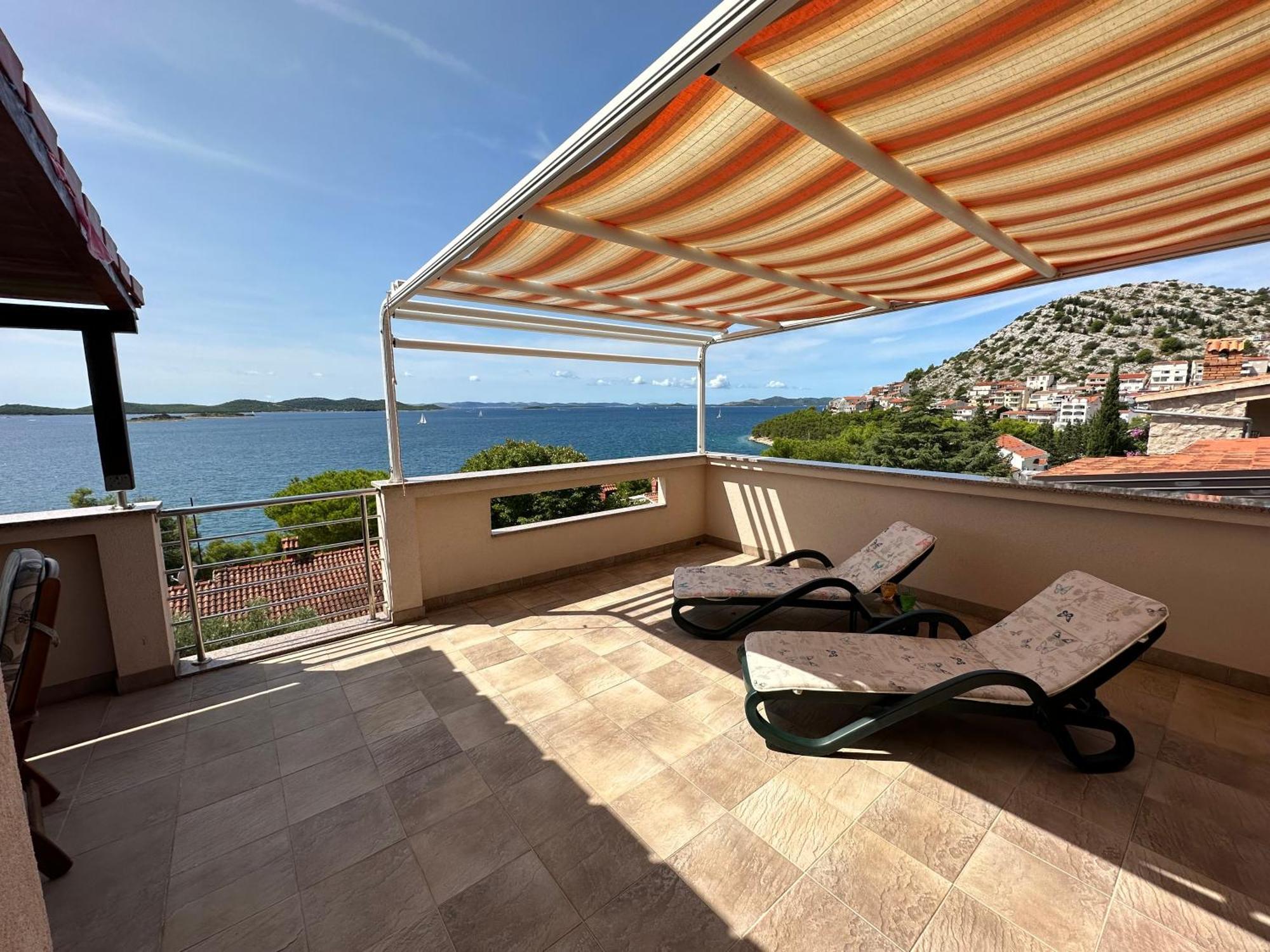 דראגה Apartment Mona 1, Fantastischer Meerblick מראה חיצוני תמונה