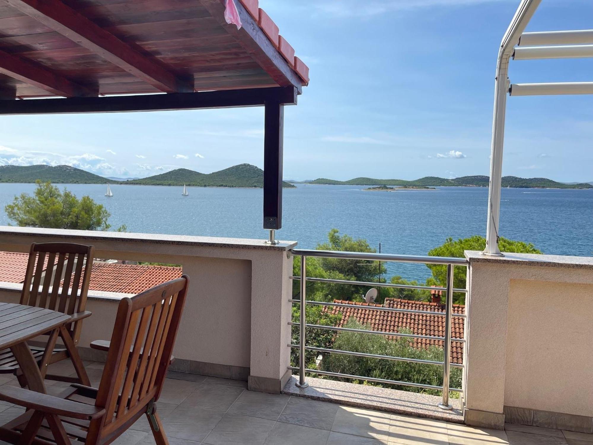 דראגה Apartment Mona 1, Fantastischer Meerblick מראה חיצוני תמונה