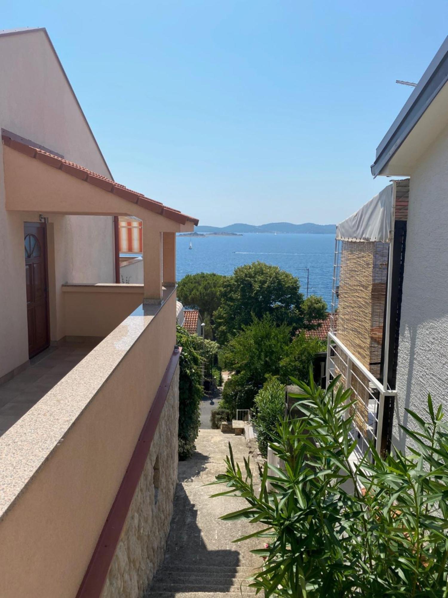 דראגה Apartment Mona 1, Fantastischer Meerblick מראה חיצוני תמונה